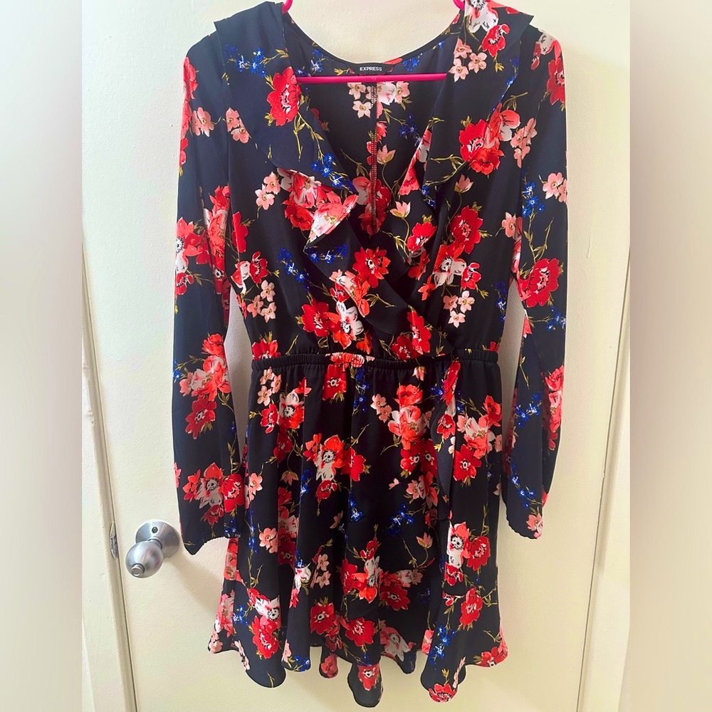 NEW EXPRESS Blue Red Black Floral Long Sleeve Cinched Waist Mini Dress, NWOT